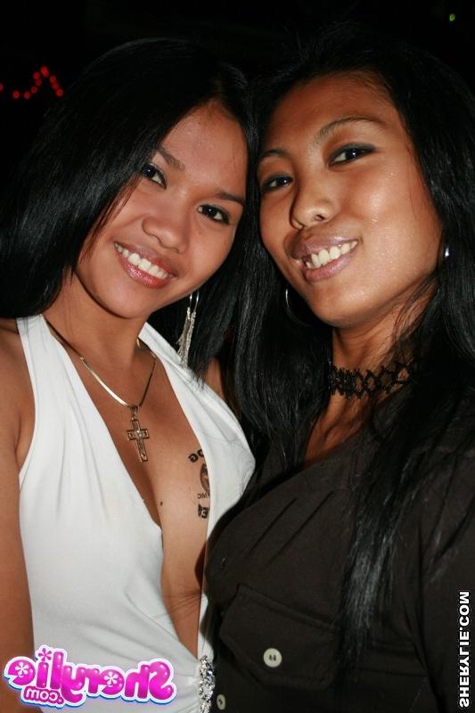 15P Hot asian Sherylie in bar