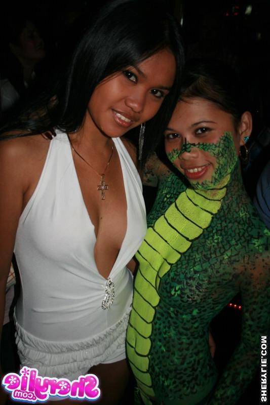 15P Hot asian Sherylie in bar