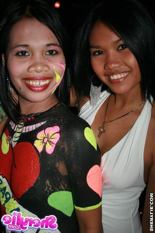 15P Hot asian Sherylie in bar