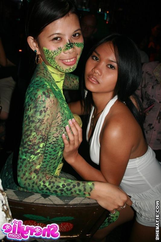 15P Hot asian Sherylie in bar