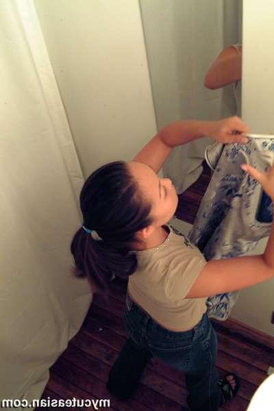 16P Asian catch by a hidden cam in change room