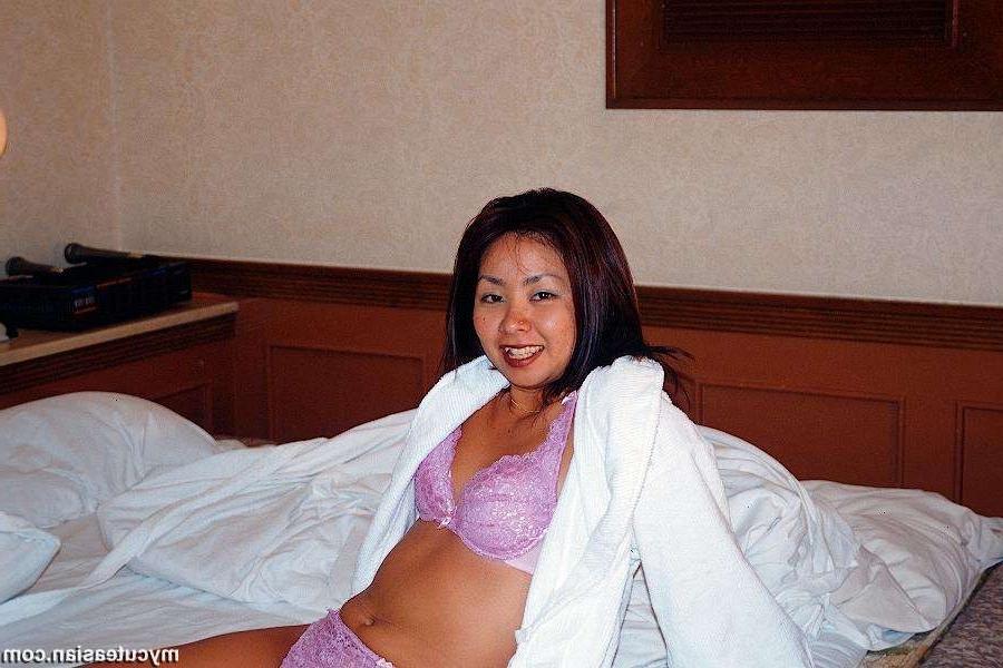 16P Man sharing some photos of her japanese wife