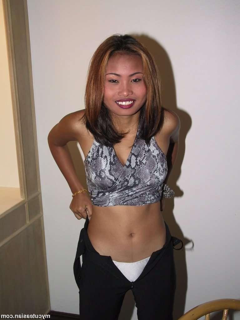 16P Thai with red hair shows her boobs and pussy
