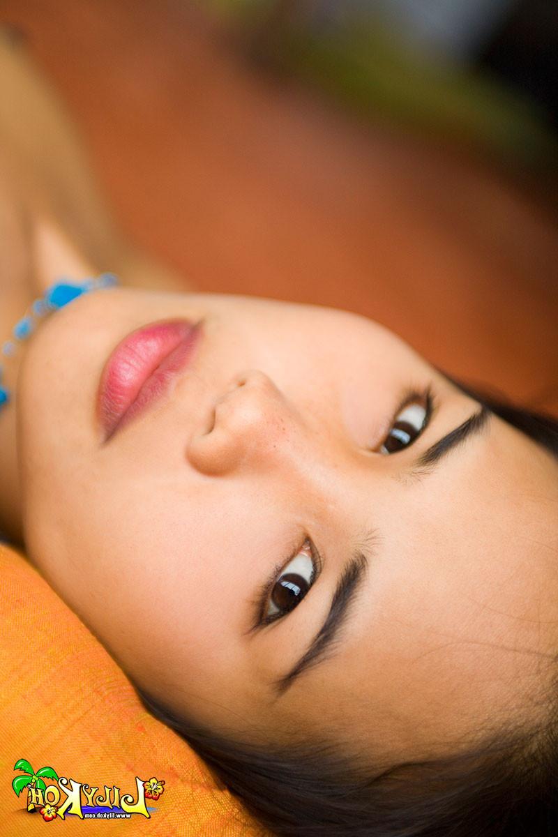 15P sweet thai chick naked and touching bare pussy