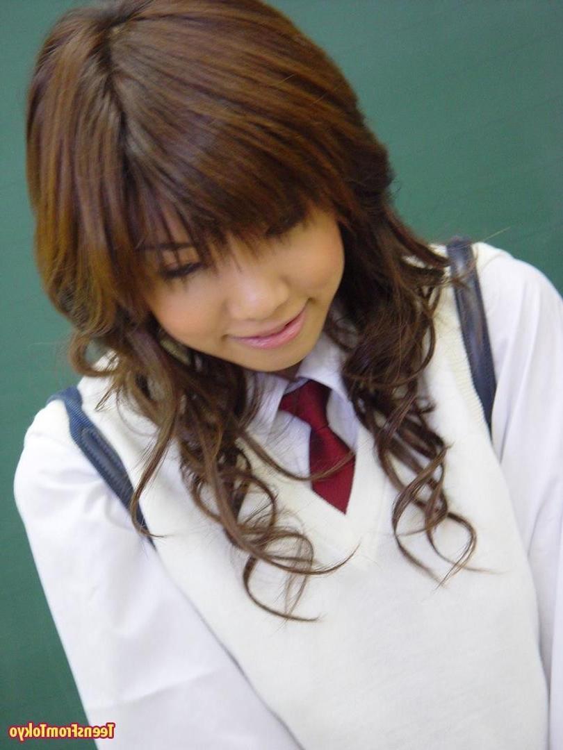 19P A japanese college cutie gangbanged by horny male students