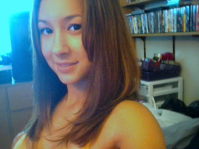 16P Cute amateur asian teen in bra and panties