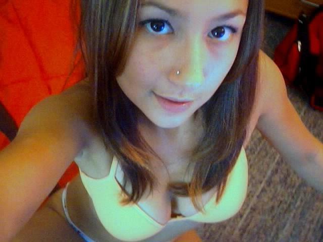 16P Cute amateur asian teen in bra and panties