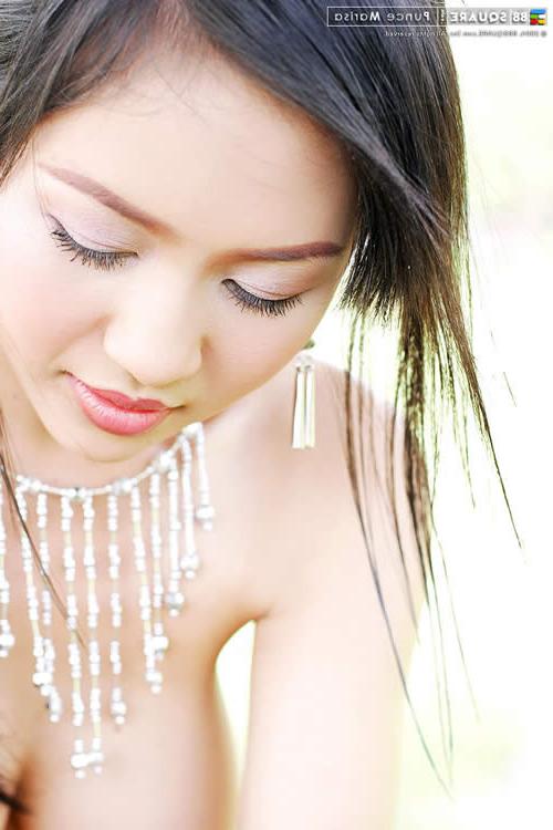 15P Asian hottie with big breasts