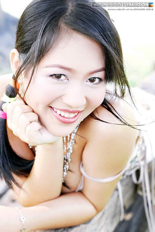 15P Asian hottie with big breasts