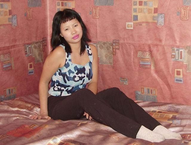 15P Asian teen amateur fingers her wet pussy