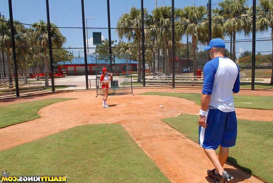 20P Lexxxi was hanging and playing baseball with Jmac. She had a tight outfit that s