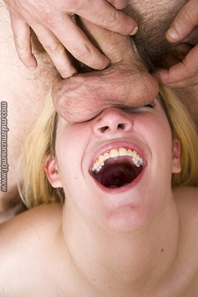 16P Girl loves the feeling of ten cocks in her mouth