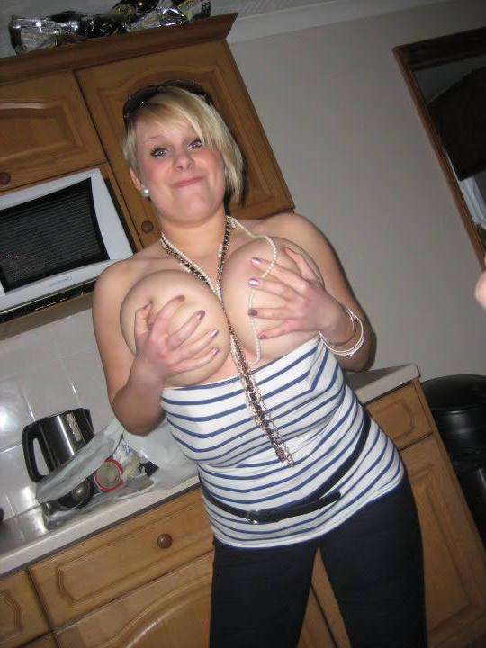15P Sexy big girl having sex