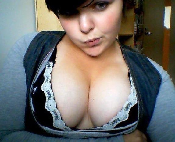 15P Sexy big girl having sex