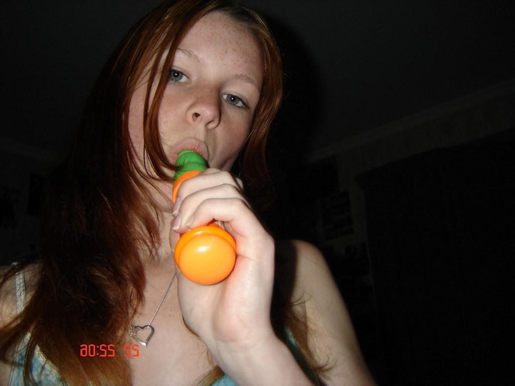 8P Nasty homemade close-ups with girl?s pussy toy owned