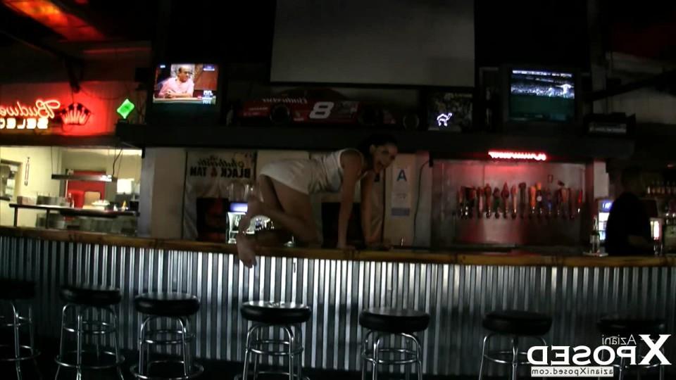 15P Gorgeous Cassidey takes us to her favorite sports bar and decides to get naked o