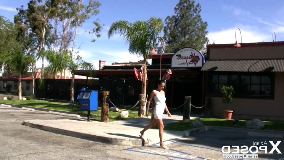 15P Gorgeous Cassidey takes us to her favorite sports bar and decides to get naked o