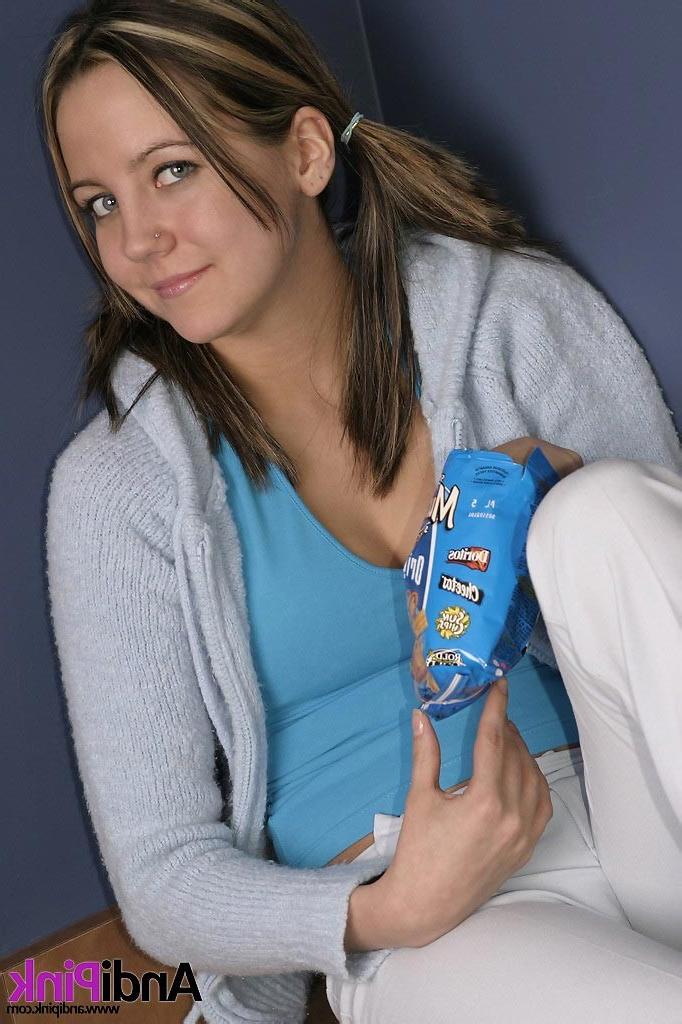 15P Cute teen amateur snacks!