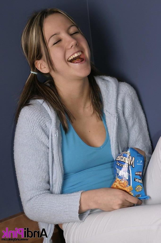 15P Cute teen amateur snacks!