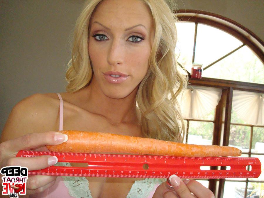 17P Blonde beauty swallowing stiff cock and hot cum