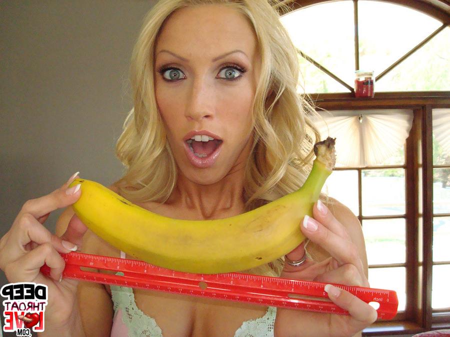 17P Blonde beauty swallowing stiff cock and hot cum