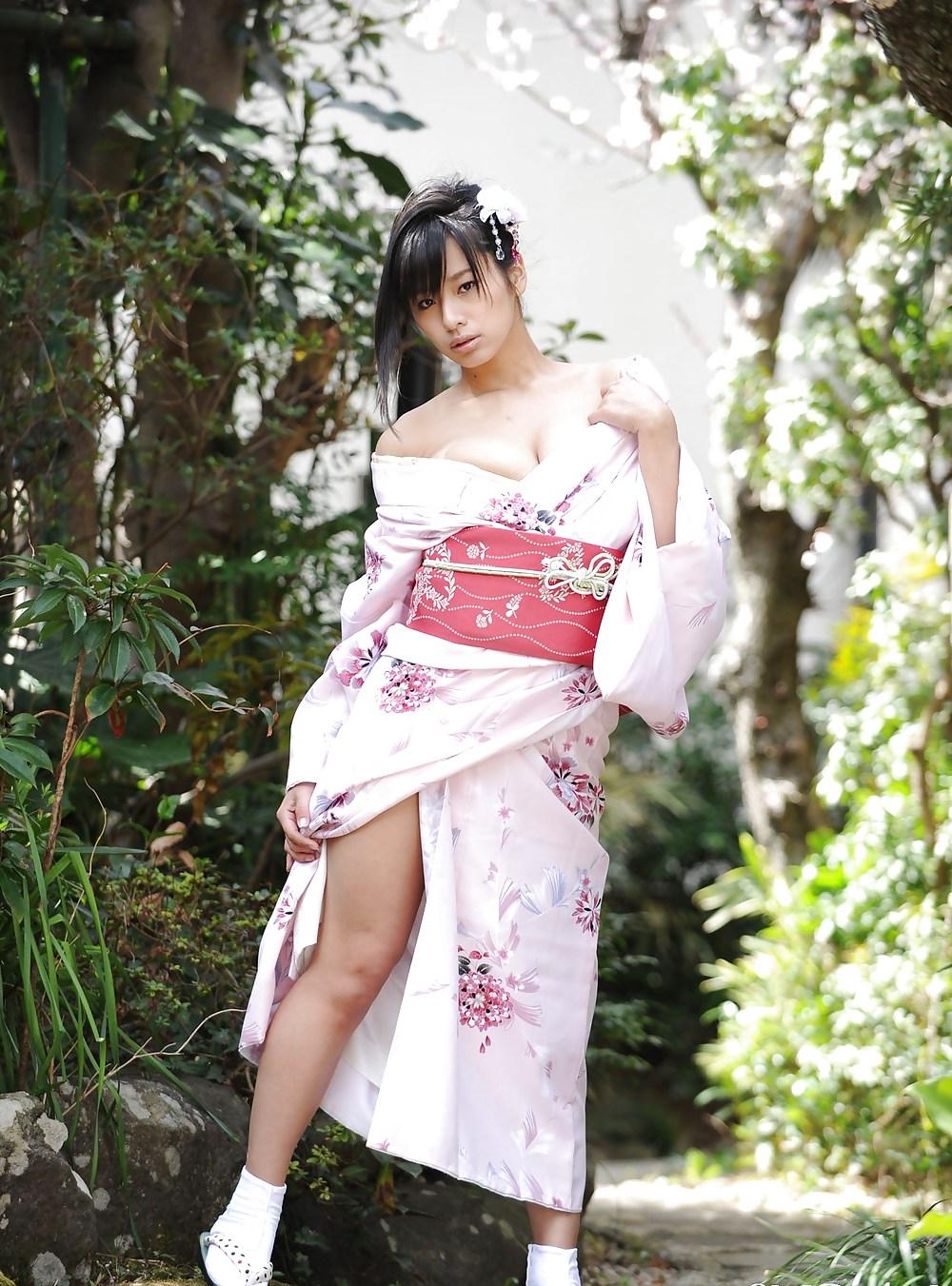 25P Hana Haruna - 10 Japanese Beauties