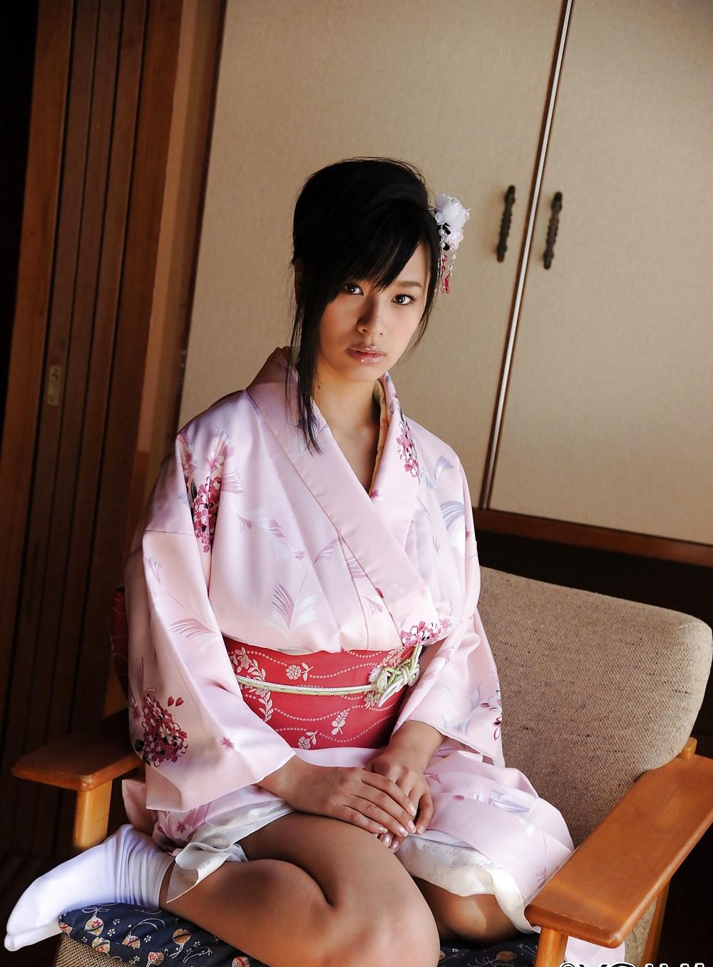 25P Hana Haruna - 10 Japanese Beauties