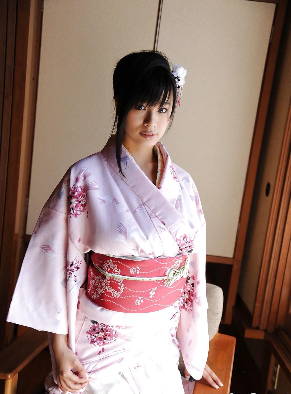 25P Hana Haruna - 10 Japanese Beauties