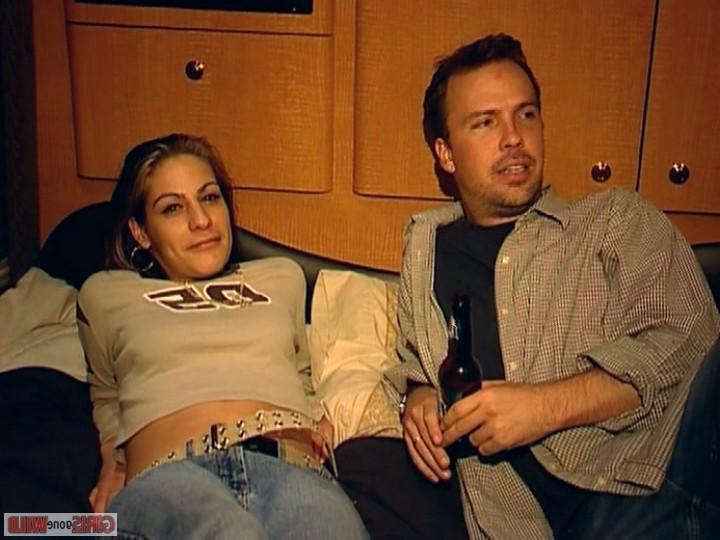 10P Drunk young slut lets some bar dude grope her ass