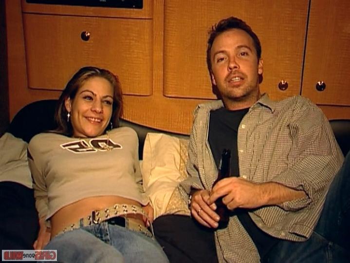 10P Drunk young slut lets some bar dude grope her ass