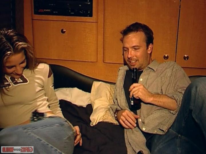 10P Drunk young slut lets some bar dude grope her ass
