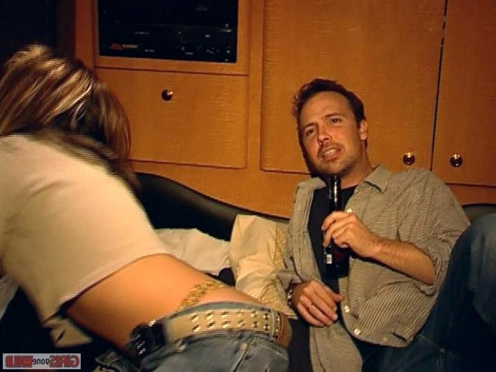10P Drunk young slut lets some bar dude grope her ass