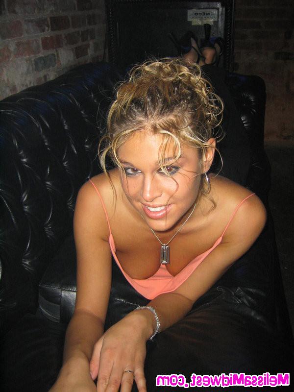 14P Melissa Midwest Teases At Bar In Hot Outfit