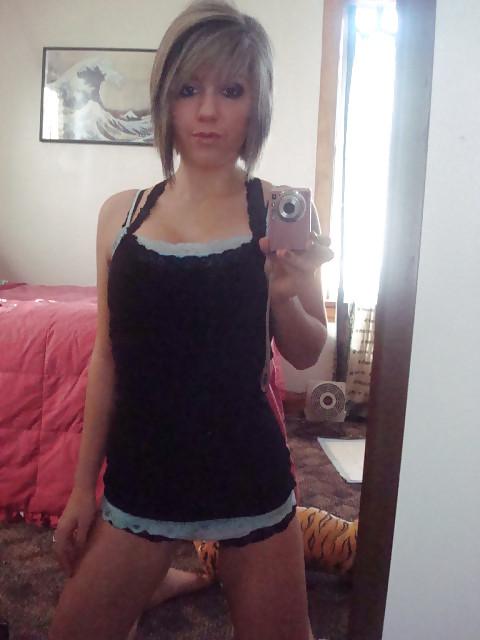 10P Giho Sexy Teen Tease