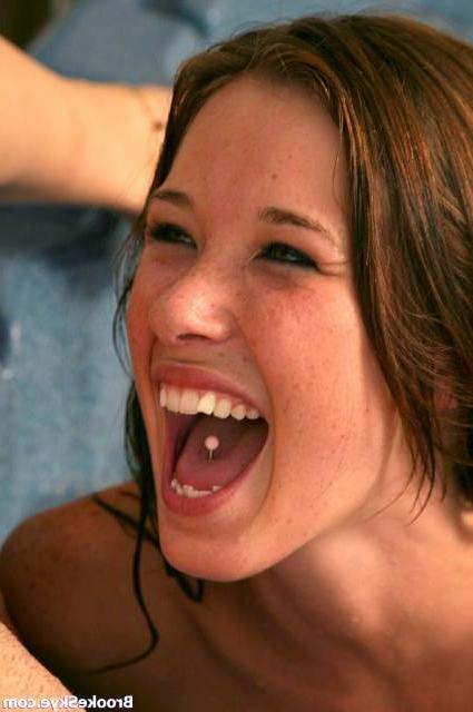 16P brooke skye getting freaky in the jacuzzi