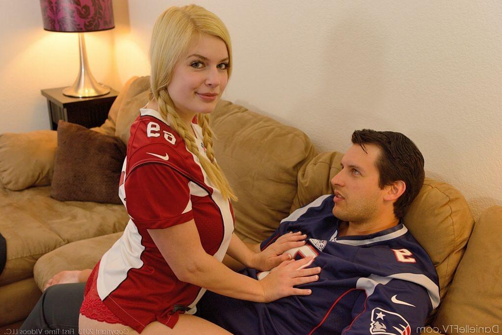 15P Danielle gets a field goal facial during the playoffs