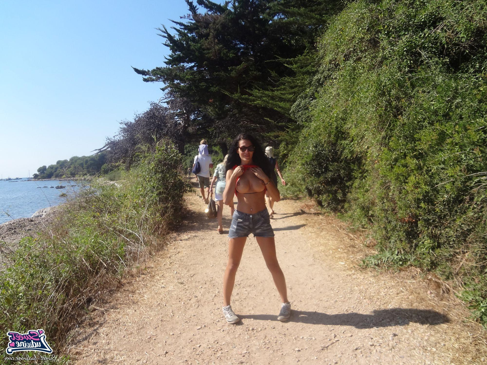 12P Slutty amateur babe