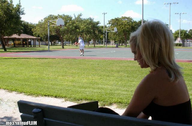 15P The hunter meets a blonde milf at the basketball court thens takes her home for 
