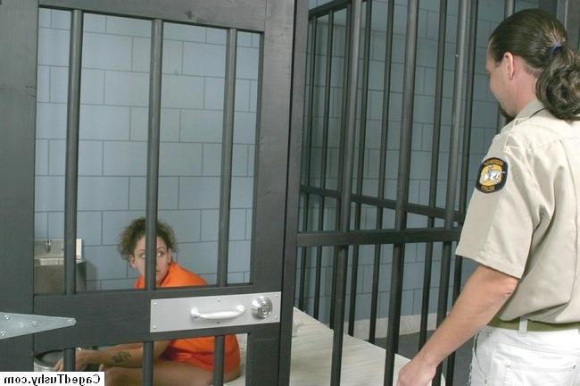 16P Girl fucked by prison guard