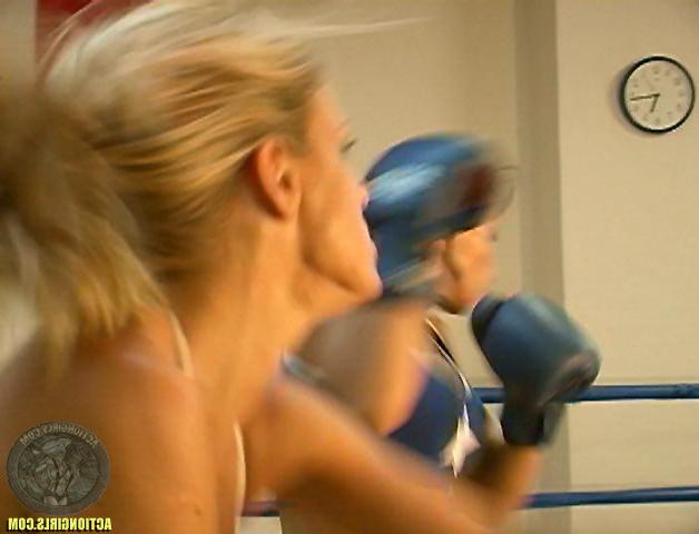 15P Girls boxing