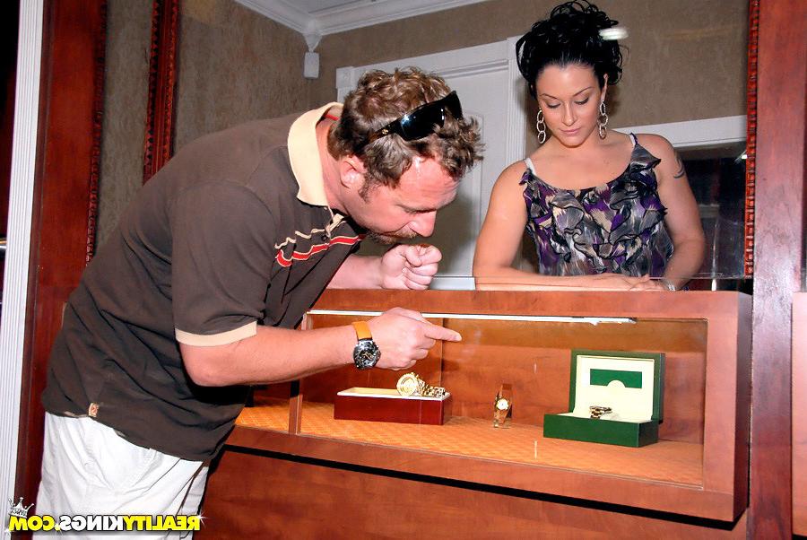 12P I fucked a hot ass milf at a pawn shop and had her suck my cock with my rolex ar