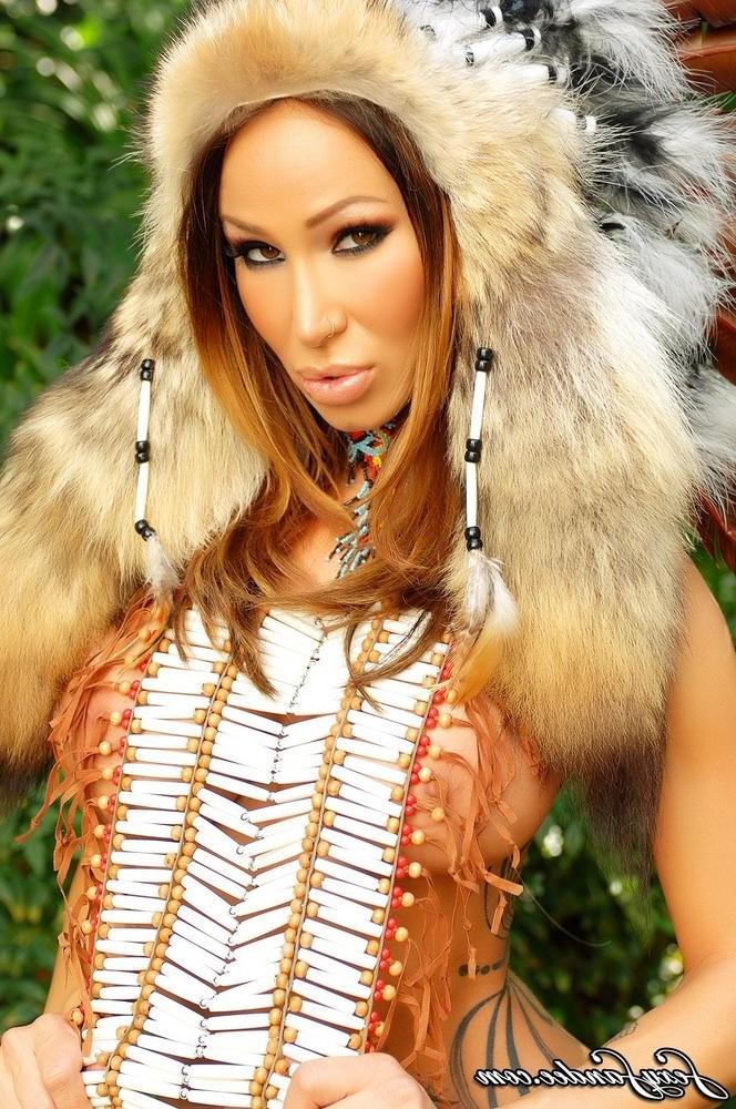 15P Sandee Westgate sexy Indian princess gets her big tits out