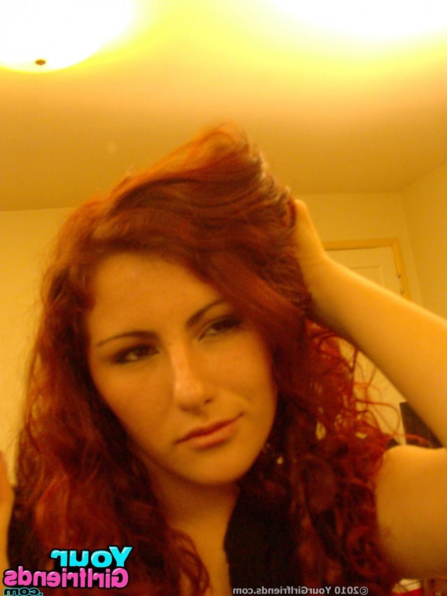 15P Amateur girlfriends posing