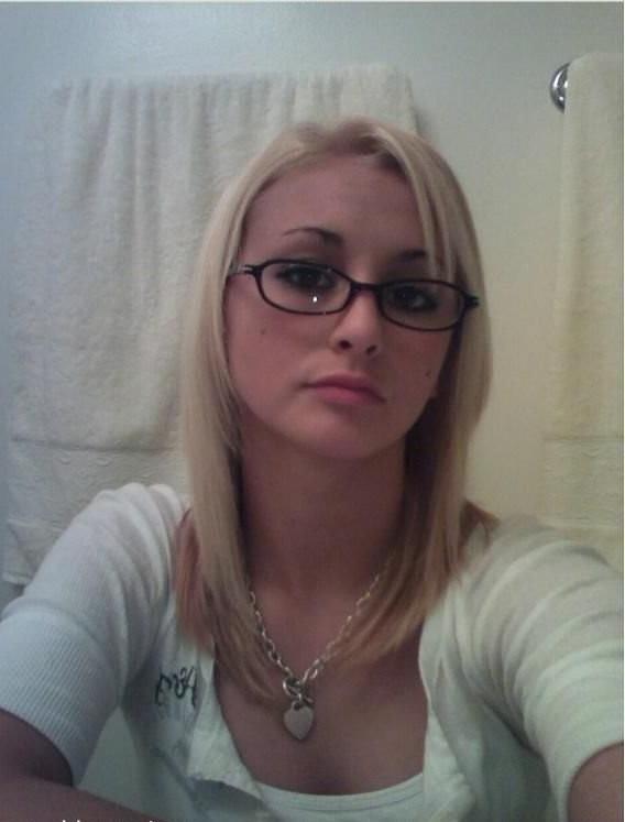 15P Gorgeous horny sweet amateur girls posing on camera naked