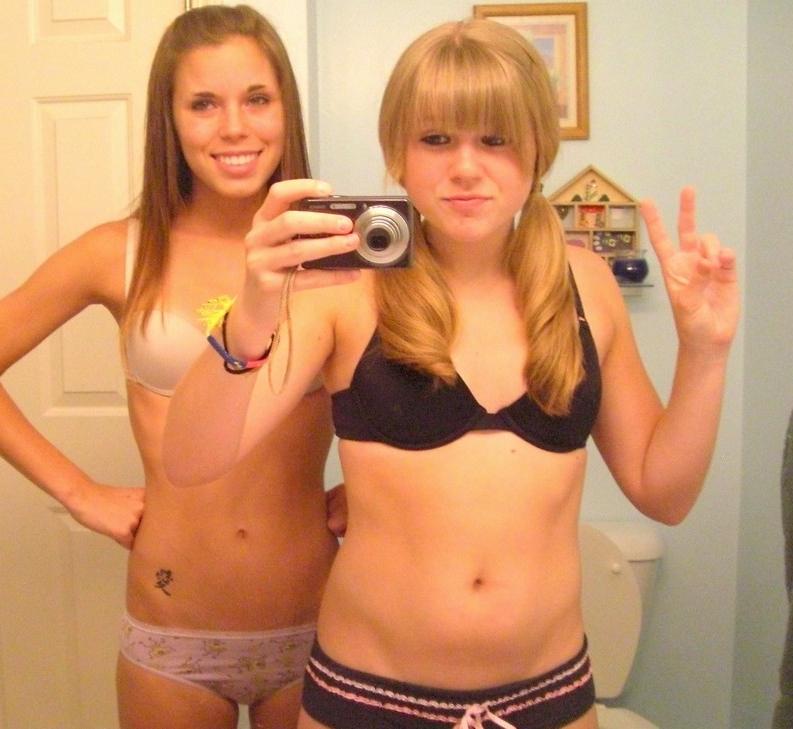 15P Amateur self shooting teens showing their bodies