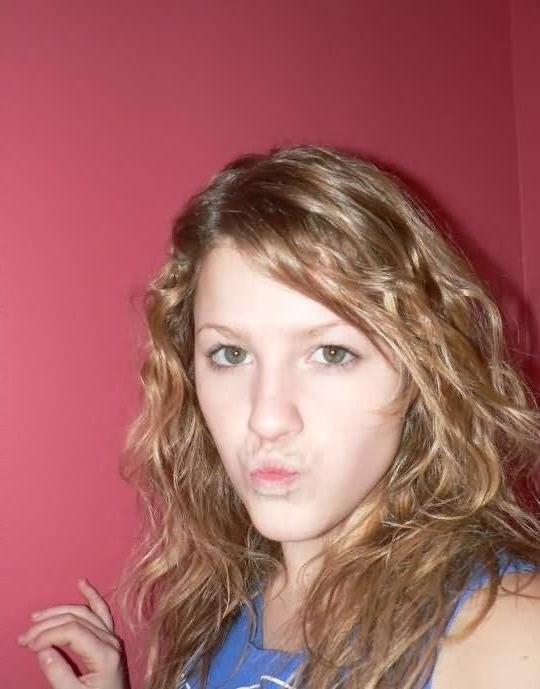 15P Amateur self shooting teens showing their bodies