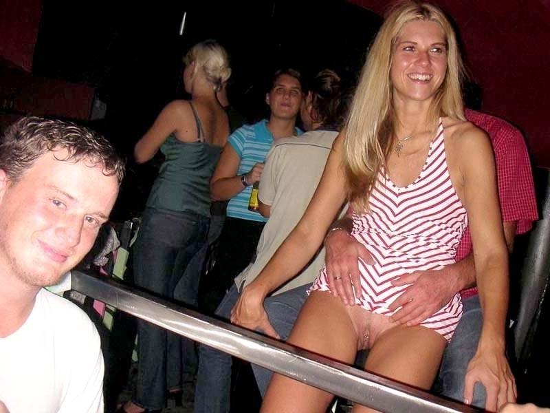 15P Gorgeous horny sweet amateur girls posing on camera naked