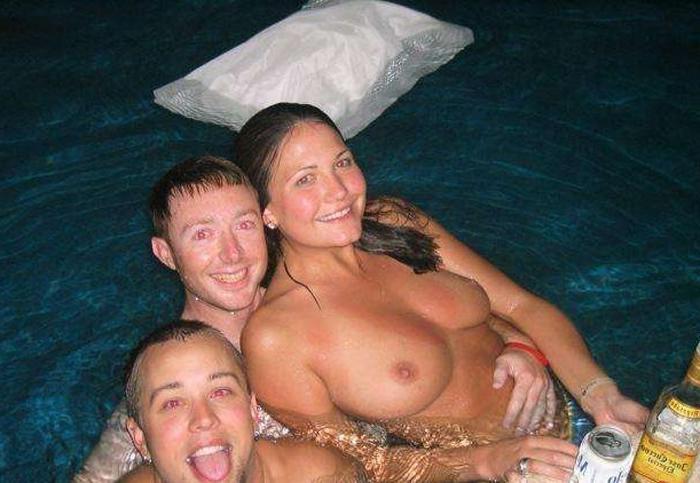 15P Gorgeous horny sweet amateur girls posing on camera naked