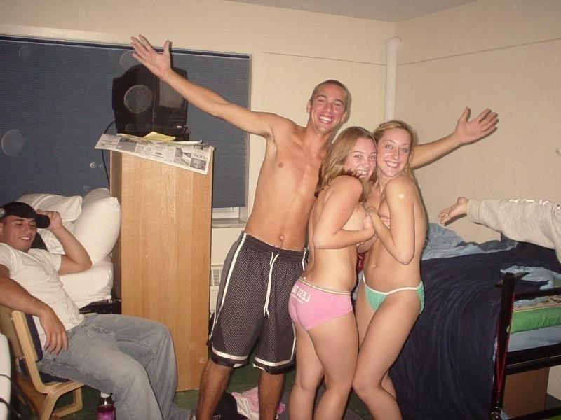 15P Gorgeous beautiful cutie teen posing on camera naked