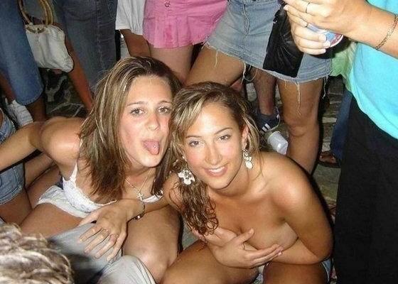 15P Amateur self shooting teens showing their bodies